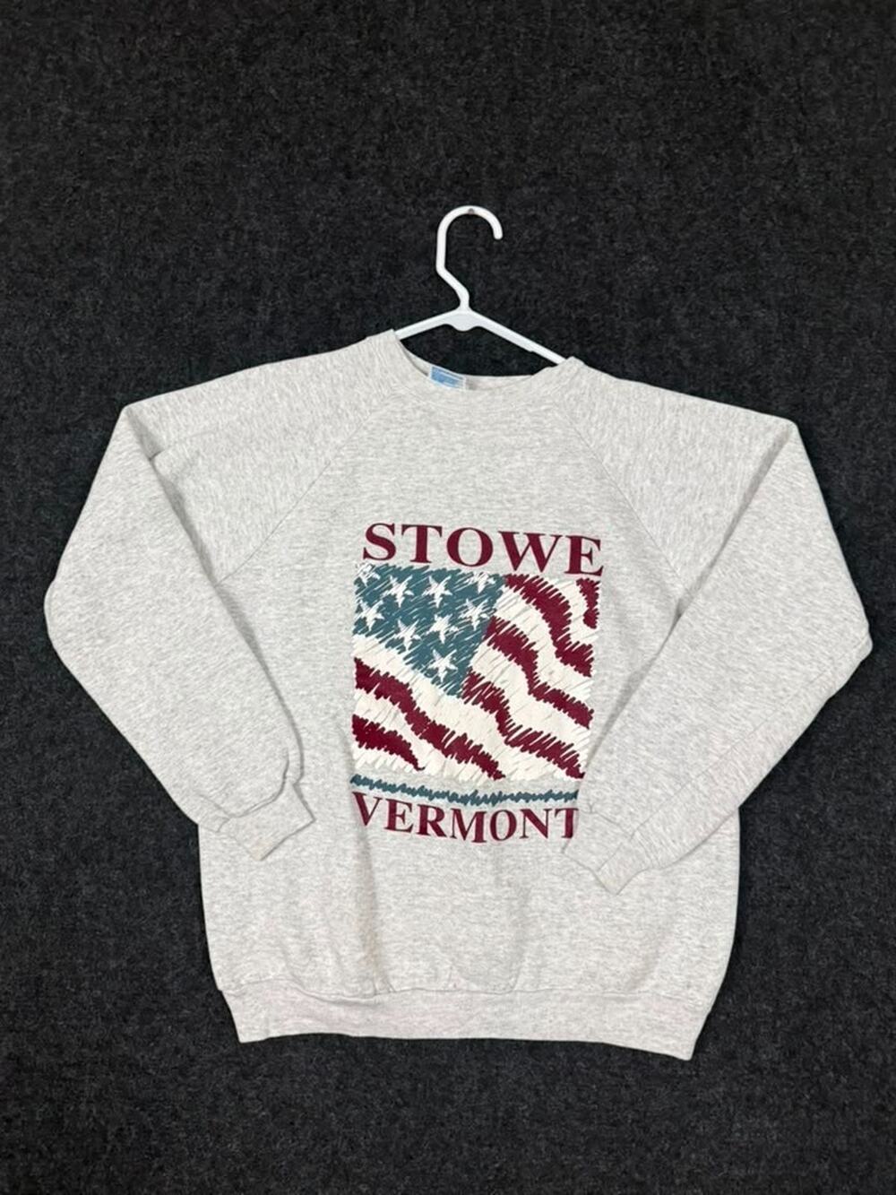 Vintage Hanes Stowe Vermont American flag crewneck sweatshirt men's M gray USA